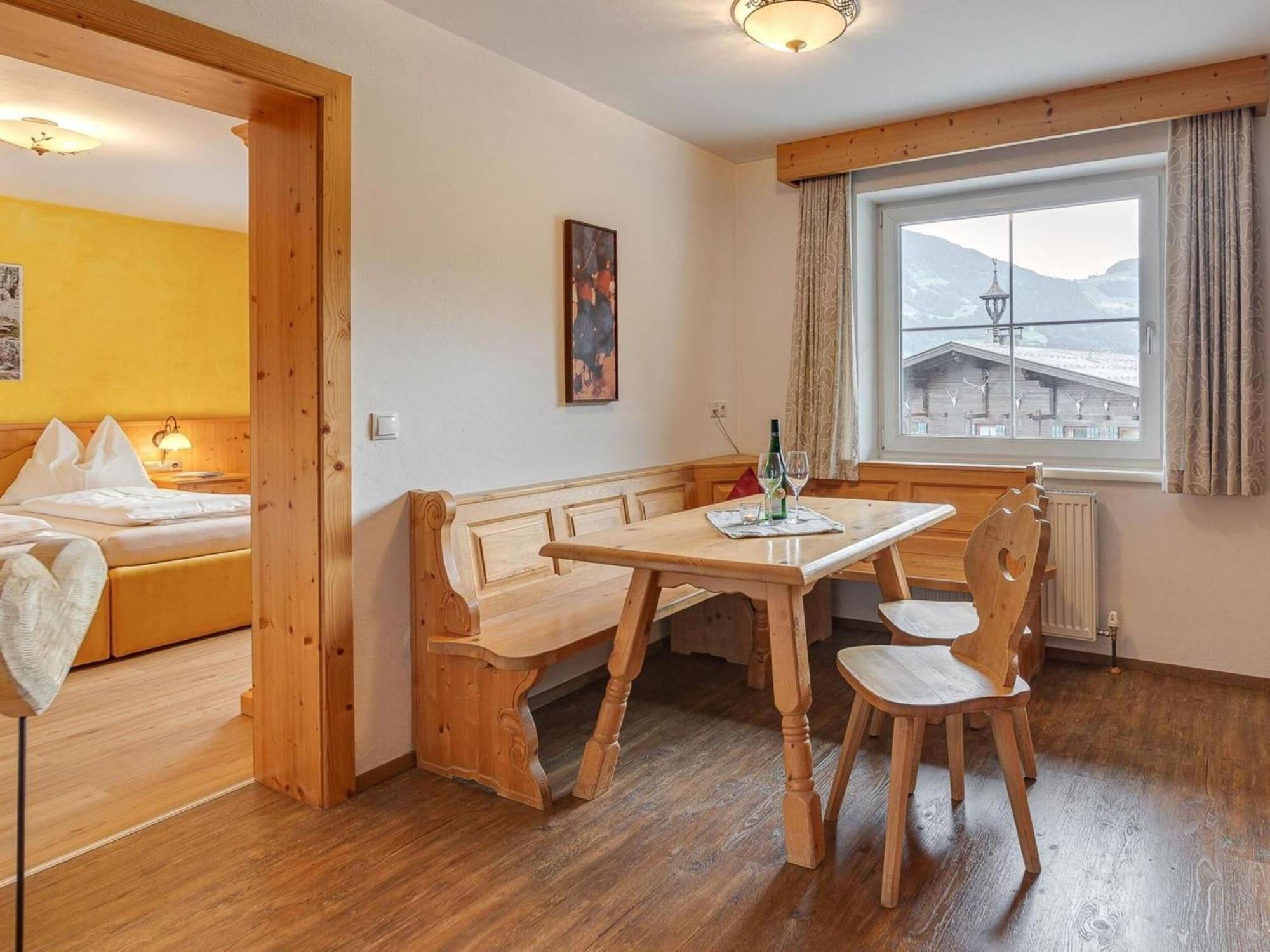 Apartment In Fuegen With A Garden Bagian luar foto