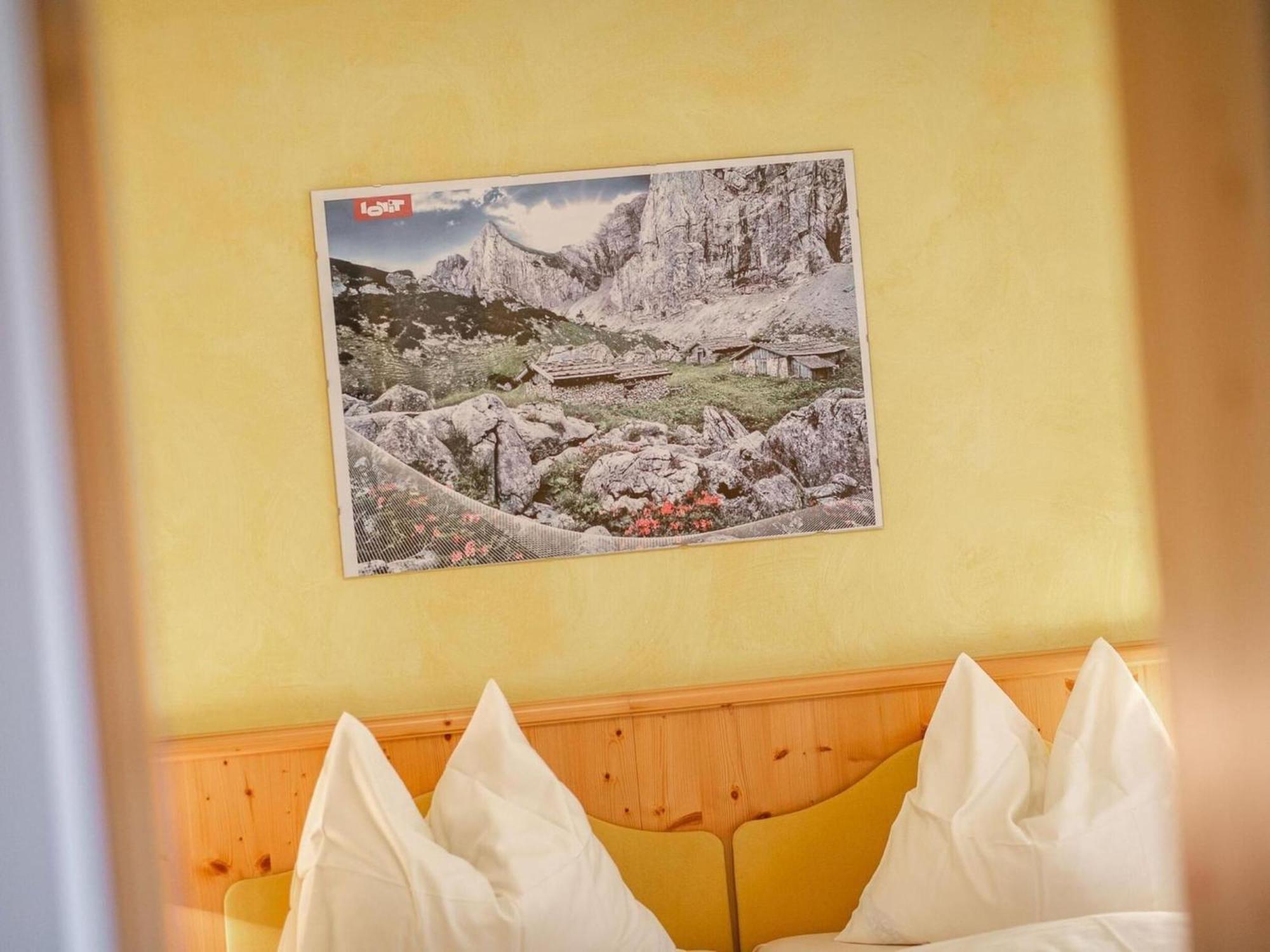 Apartment In Fuegen With A Garden Bagian luar foto