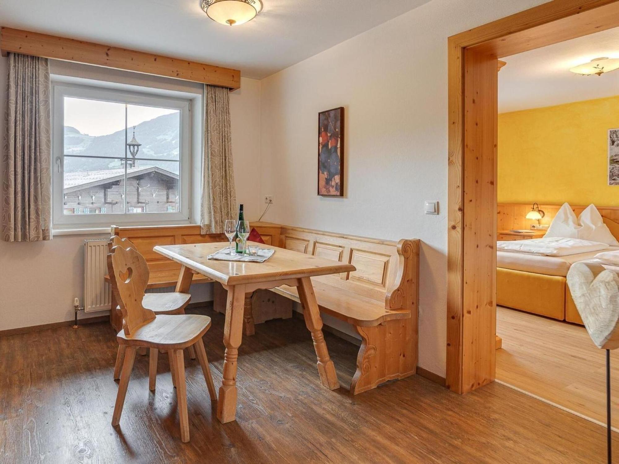 Apartment In Fuegen With A Garden Bagian luar foto