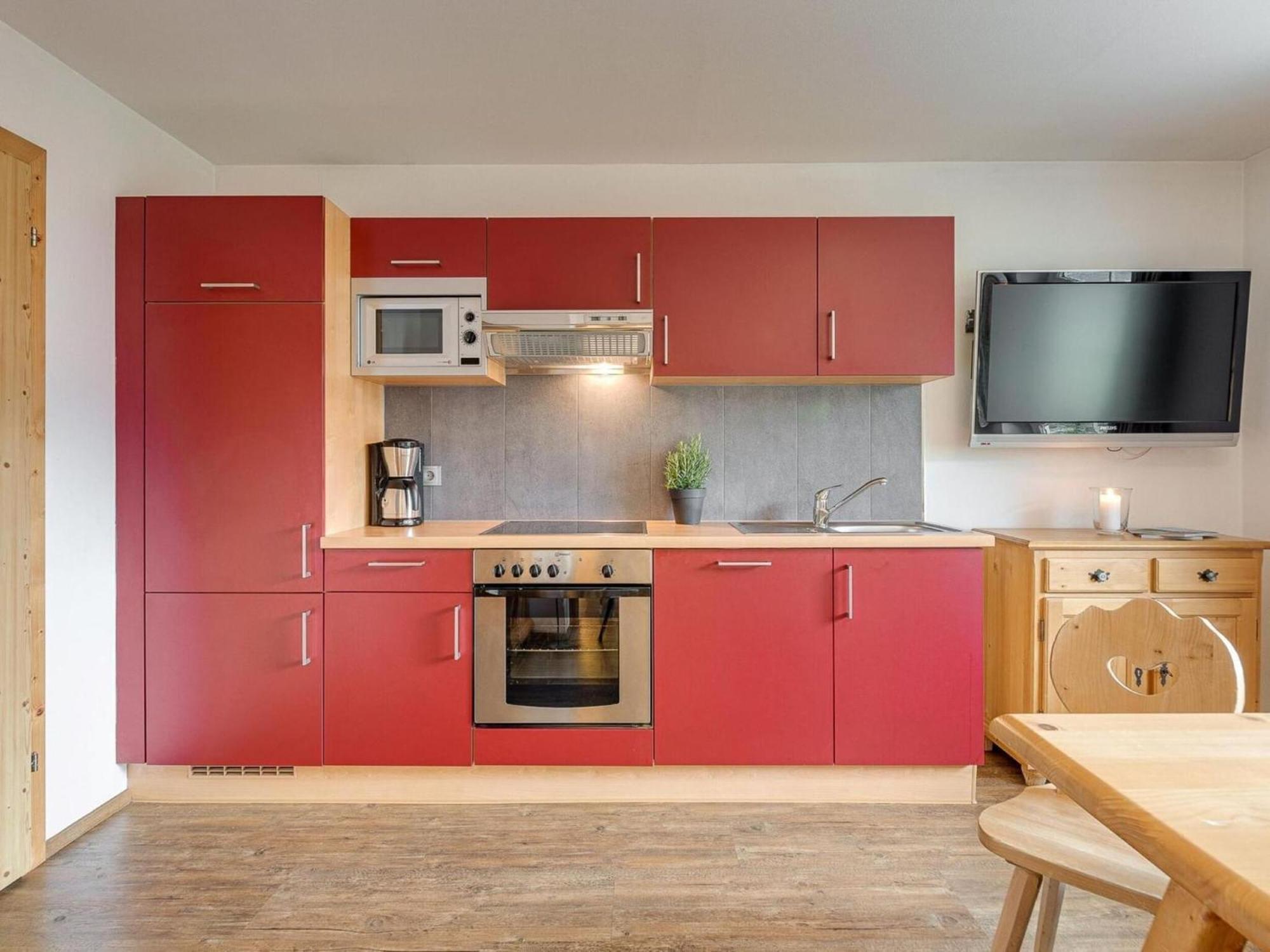 Apartment In Fuegen With A Garden Bagian luar foto